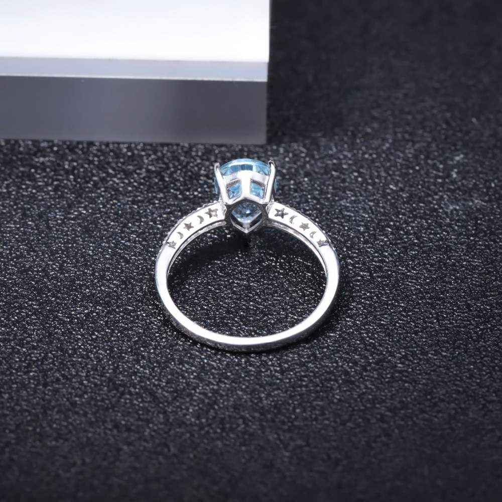 Sky Blue Topaz Classic Engagement Ring | Muduh Collection